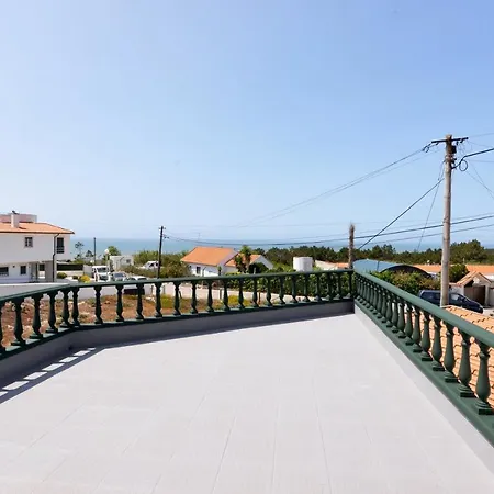 Дом отдыха Casa De Norte - Fabulous House With Private Pool Назаре